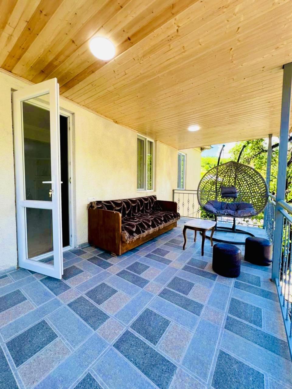 Butichi Guest House Chiatura Exterior photo